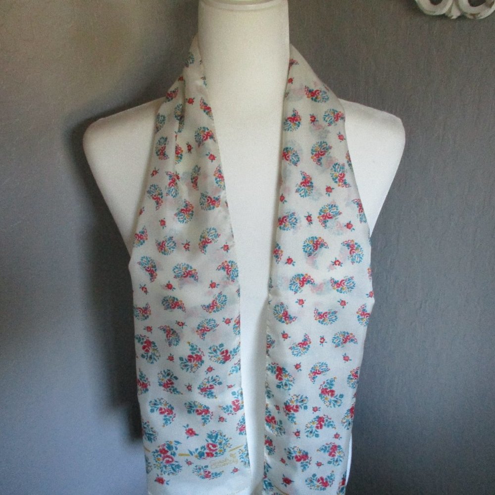 **2/12$** 1970s bouquet of flowers scarf